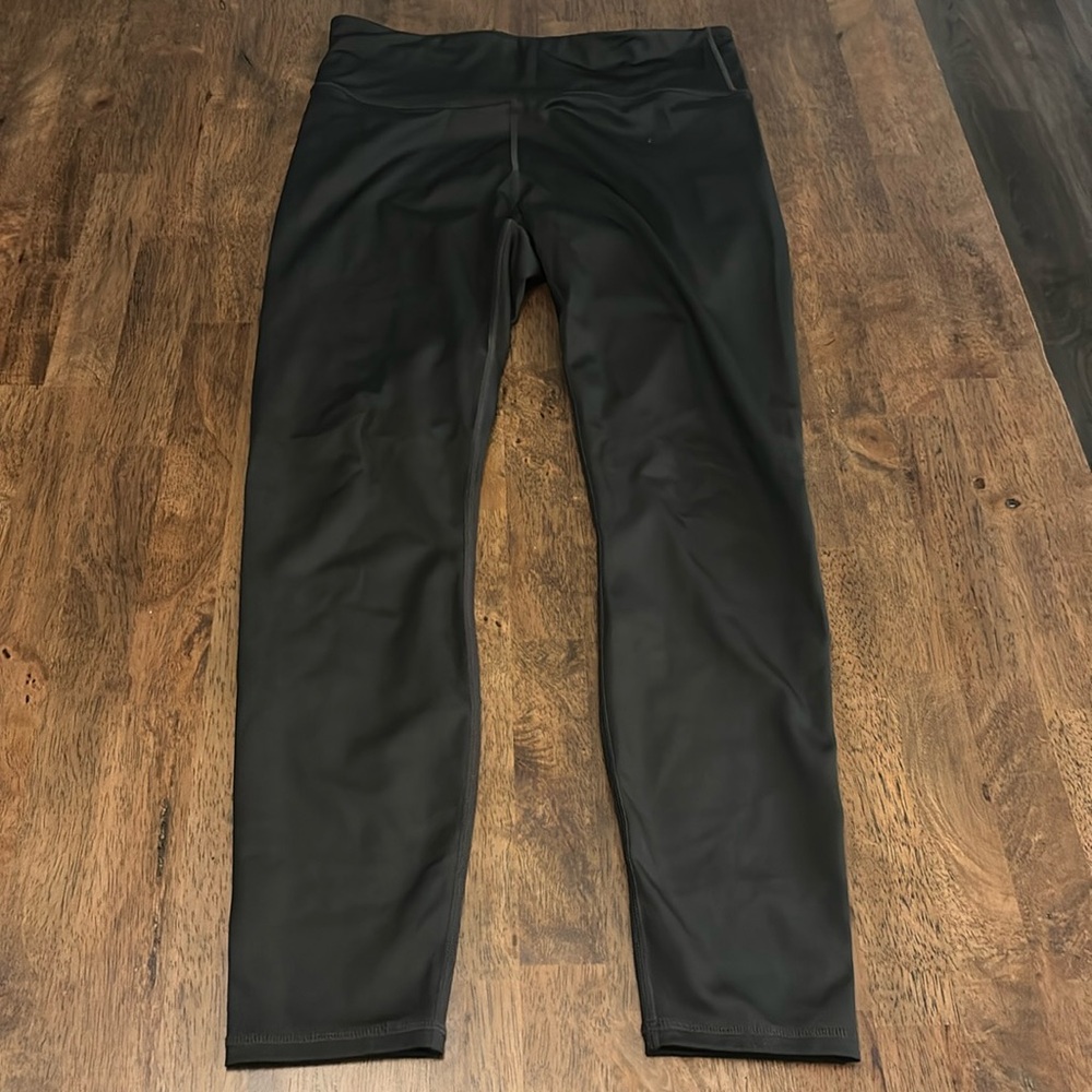 Ultra cool black leggings by fabletics